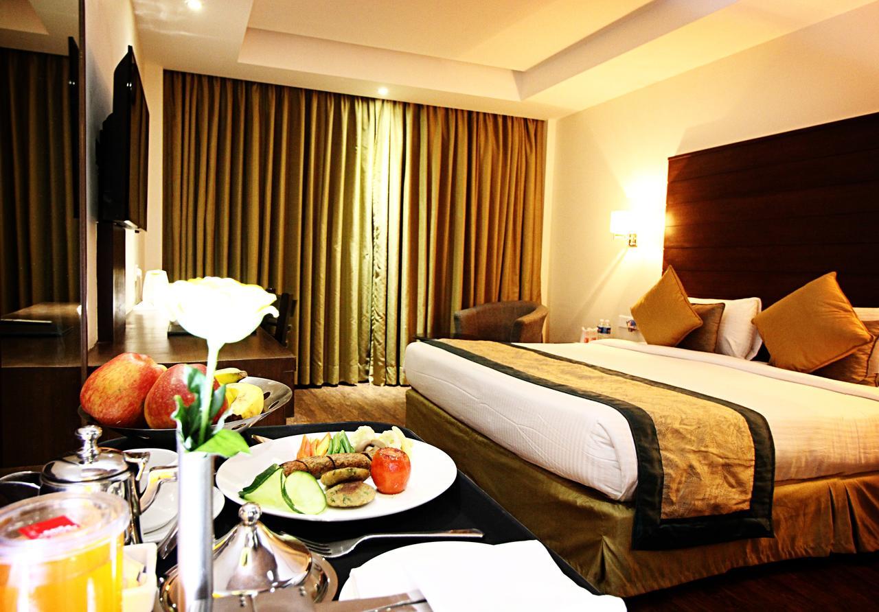 Aravali Clarks Inn Alwar Exterior foto